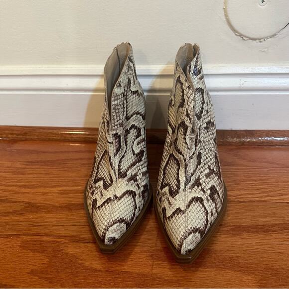 Vince Camuto Snakeskin Booties Ginsel sz 7.5 - Picture 2 of 8